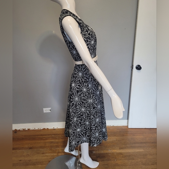 Pinup Couture Heidi Dress in Spiderweb Print, VGUC, Size 2X - Picture 4 of 10